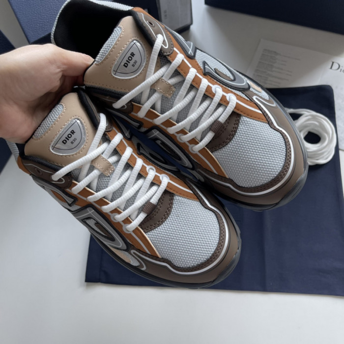 D10R SNEAKER