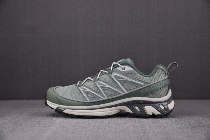 S SNEAKER