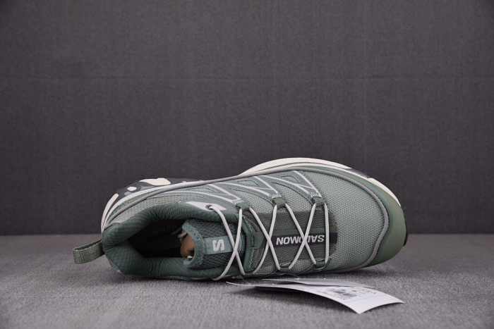 S SNEAKER