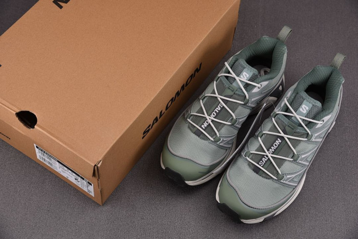 S SNEAKER
