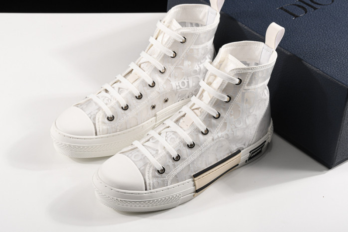 D10R SNEAKER