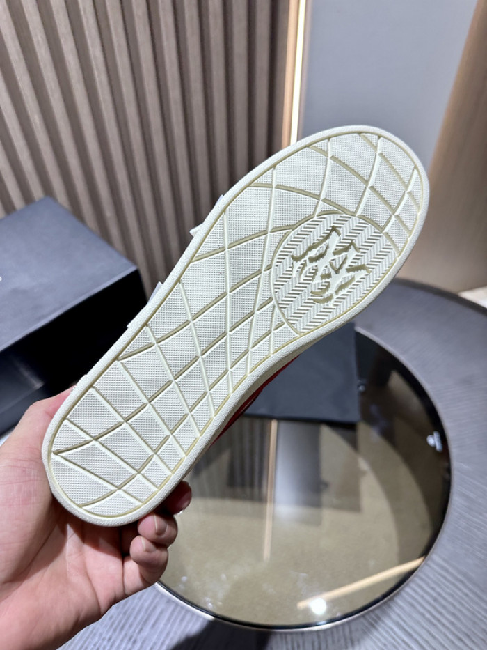 AM1R1 SNEAKER