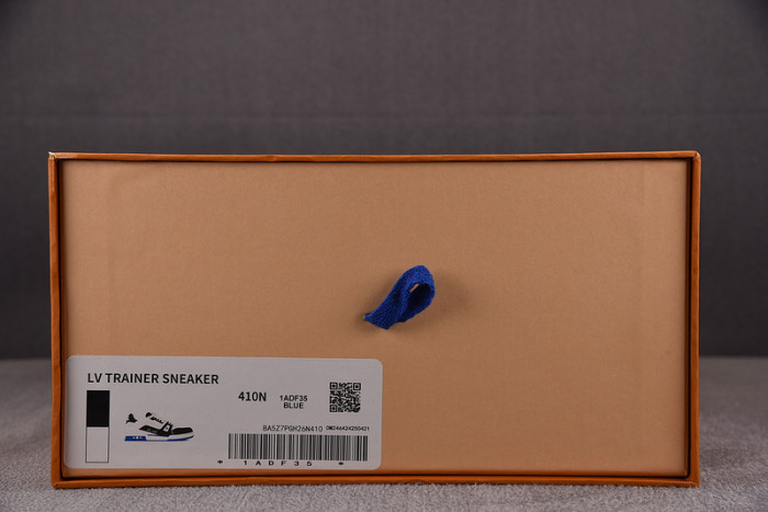 L0VT SNEAKER
