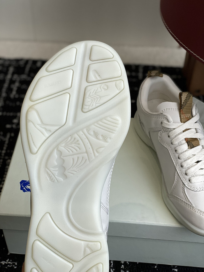 BUB sneaker