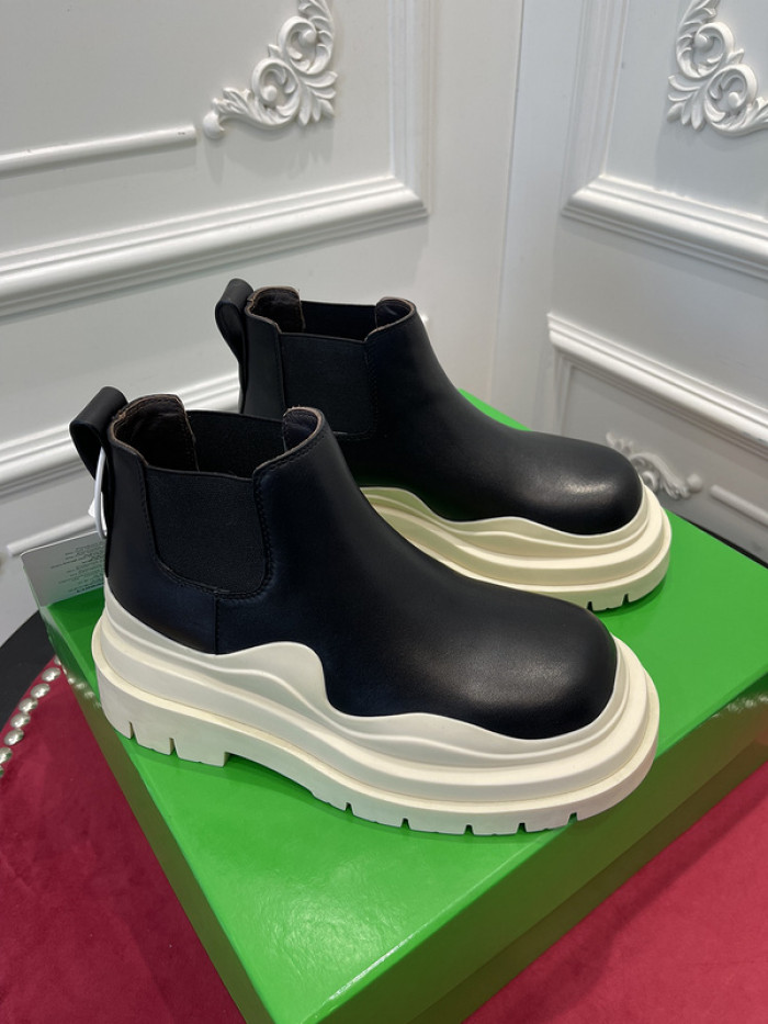 BV boots 033