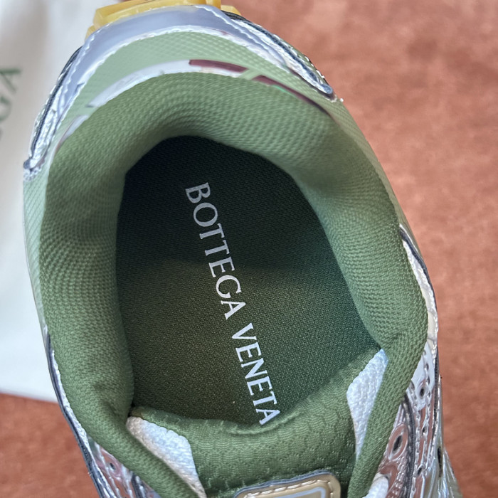 BV sneaker