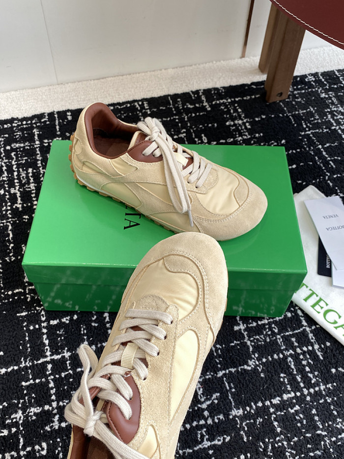BV sneaker