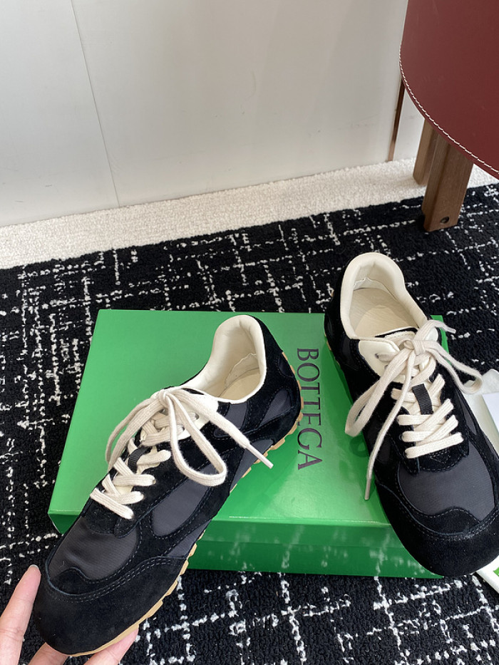 BV sneaker