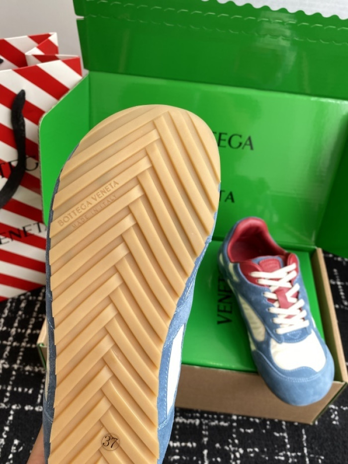 BV sneaker