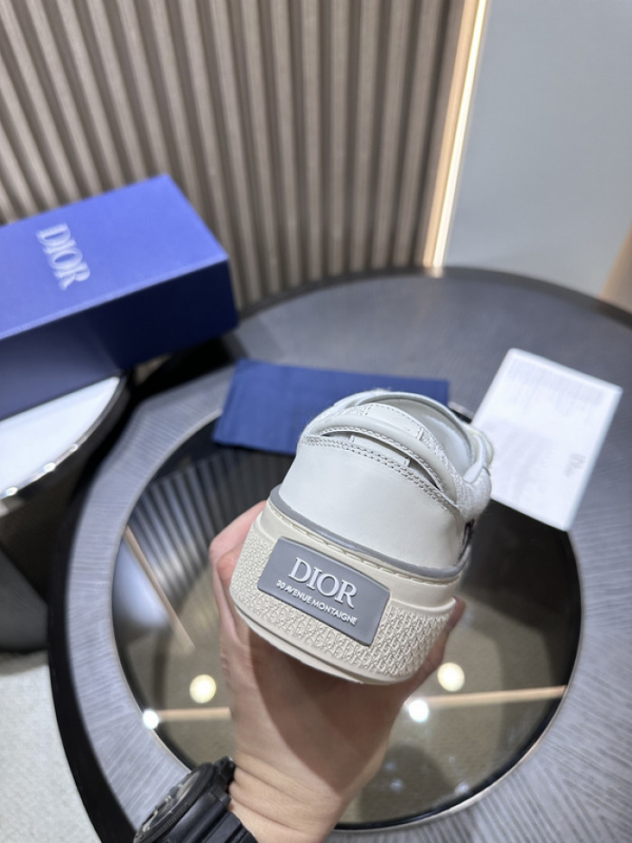 D10R SNEAKER