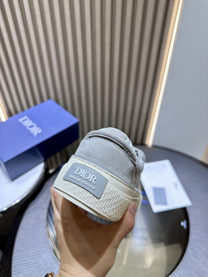 D10R SNEAKER