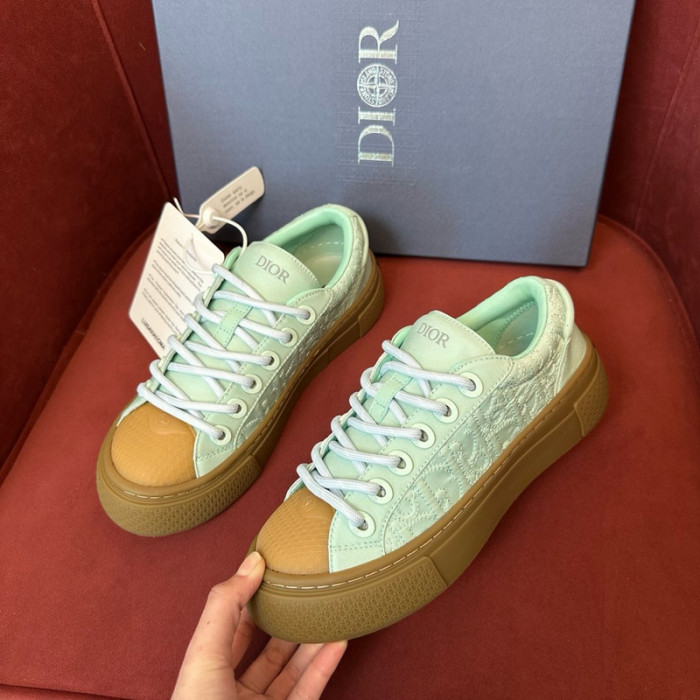 D10R SNEAKER
