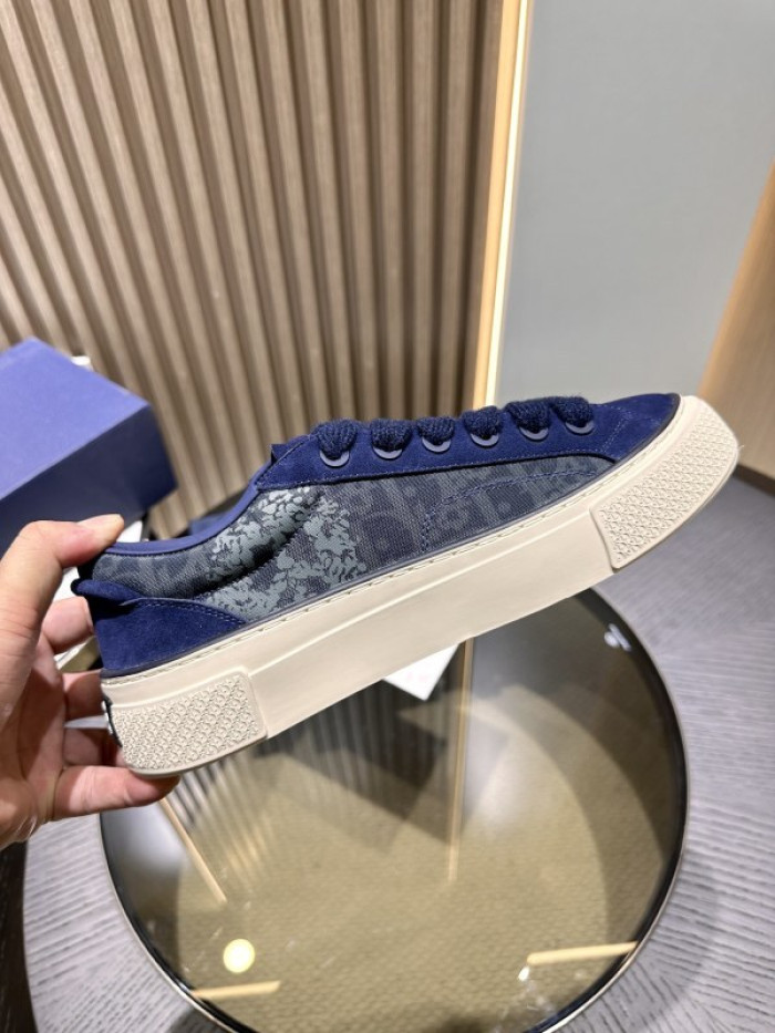 D10R SNEAKER