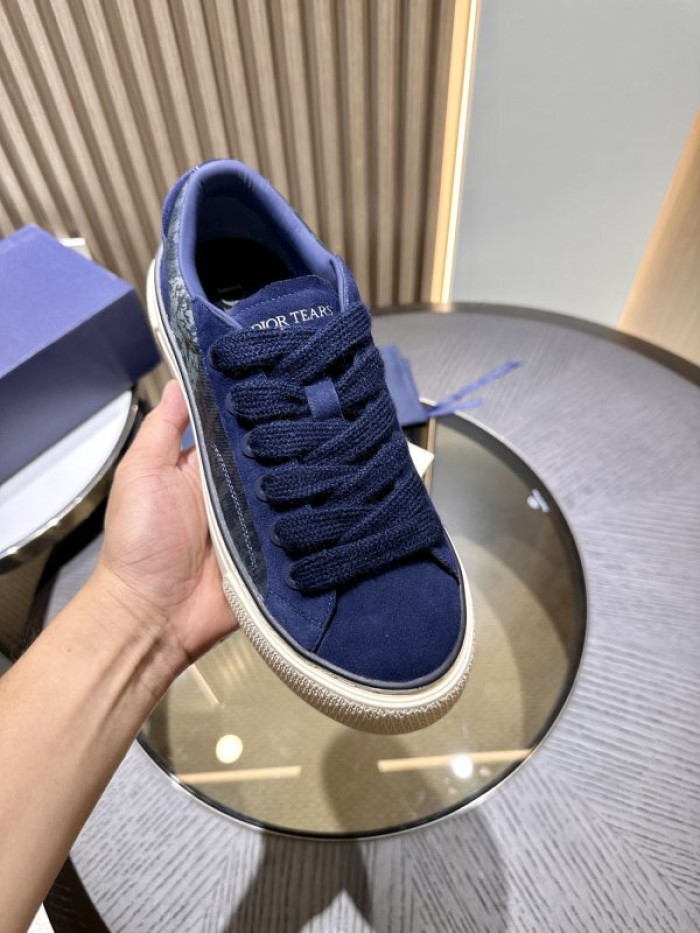 D10R SNEAKER