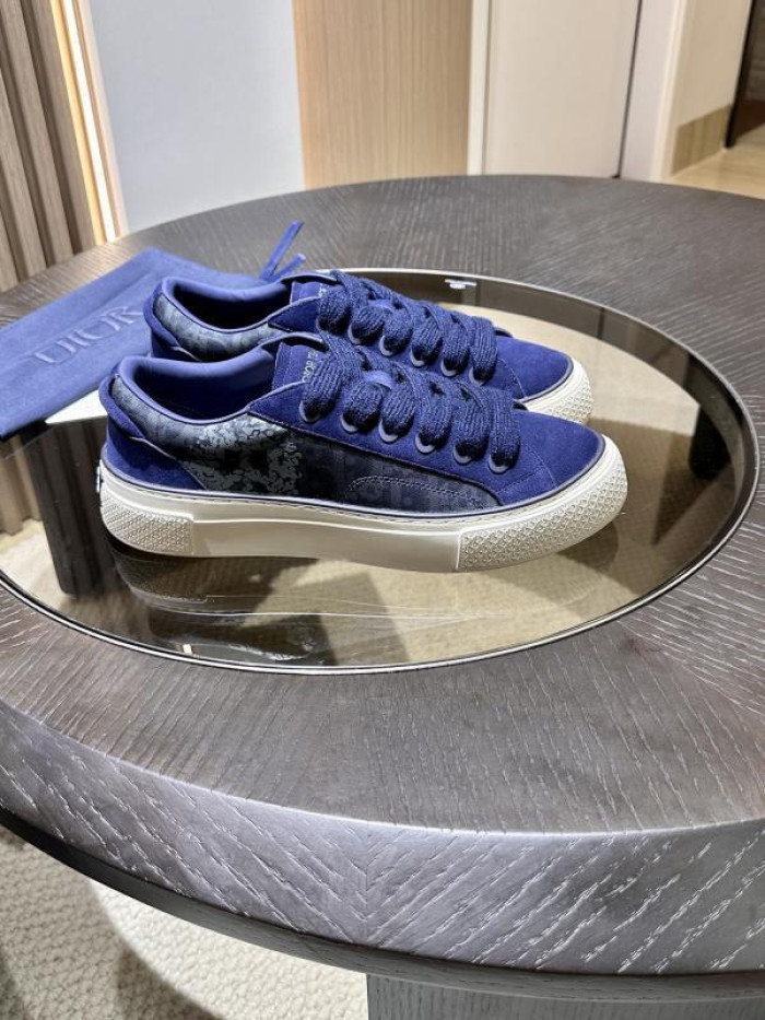D10R SNEAKER