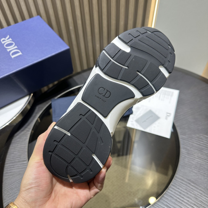 D10R SNEAKER
