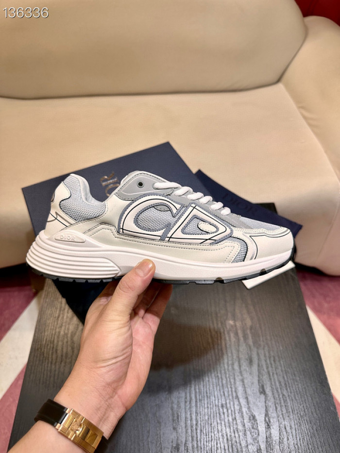 D10R SNEAKER