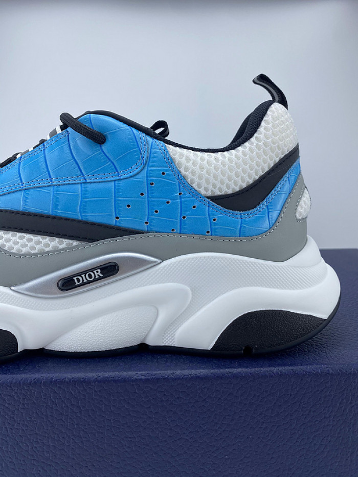 D10R SNEAKER