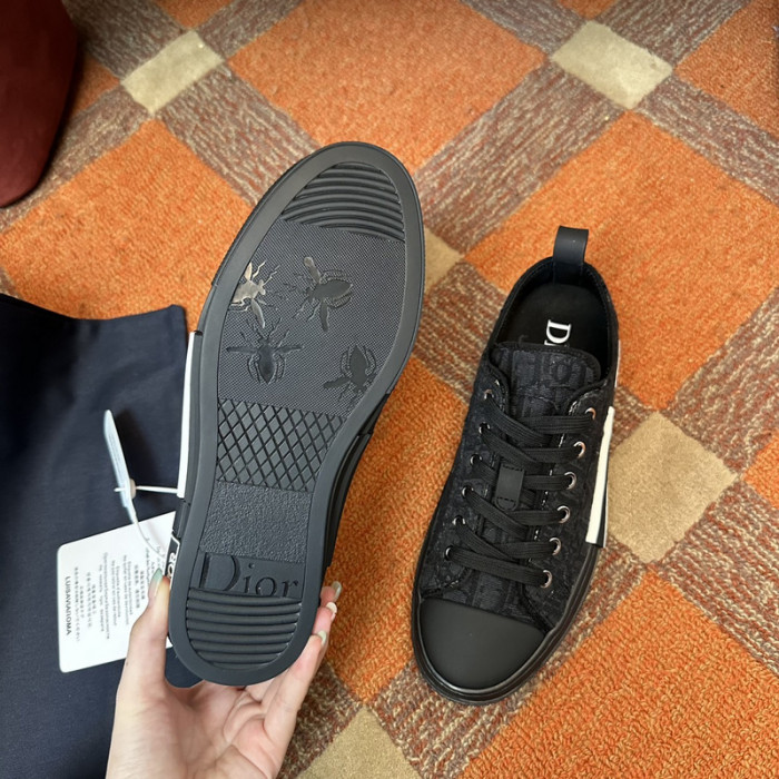 D10R SNEAKER