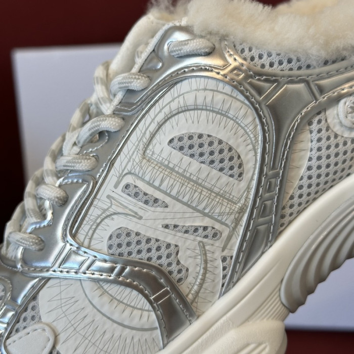 D10R SNEAKER