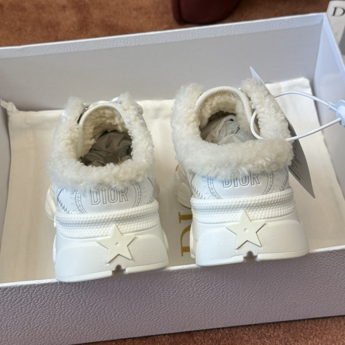 D10R SNEAKER
