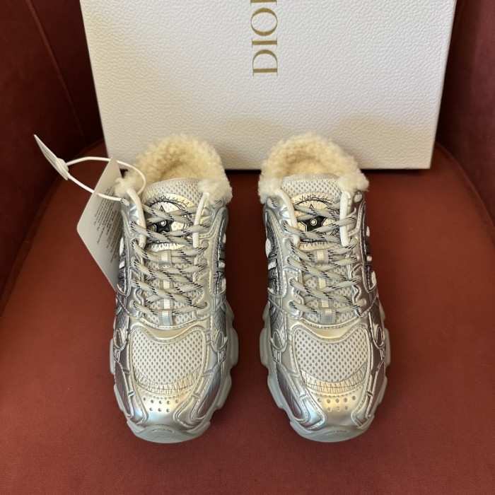 D10R SNEAKER