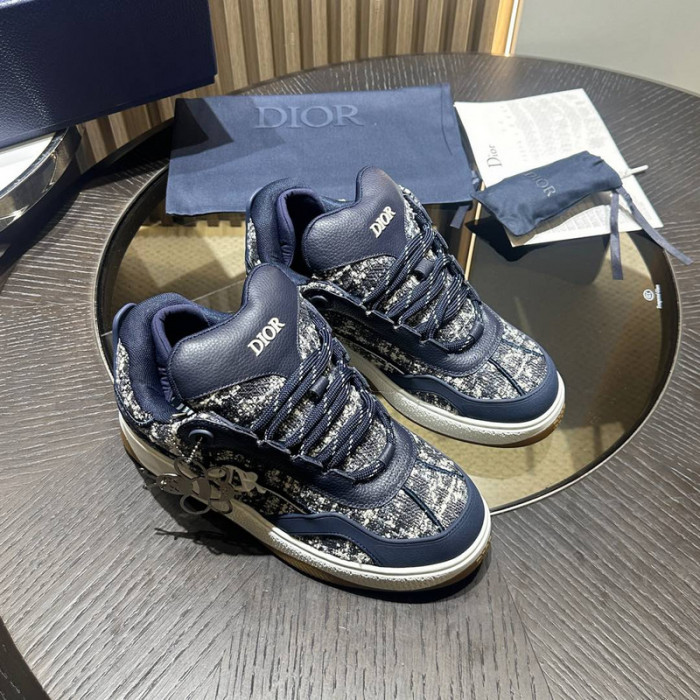 D10R B9s SNEAKER