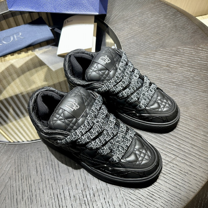 D10R B9s SNEAKER