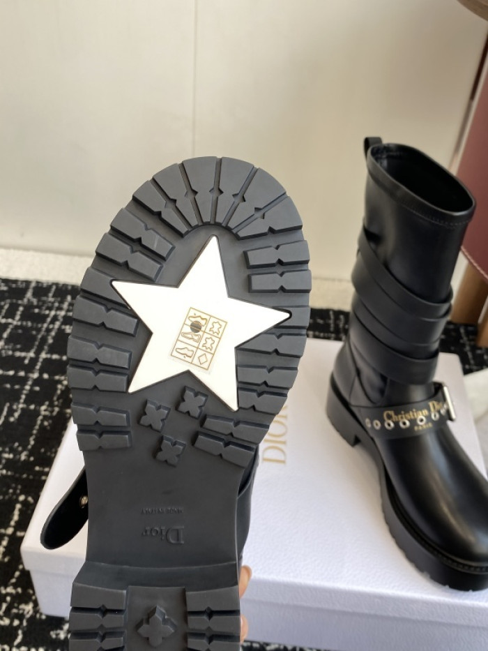 D10R boot (mid)