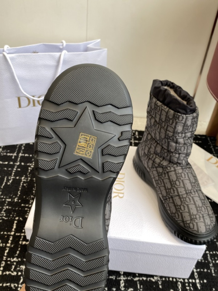D10R boot