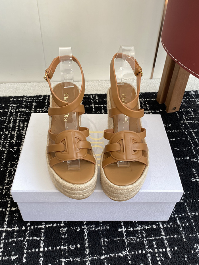 d10r sandal