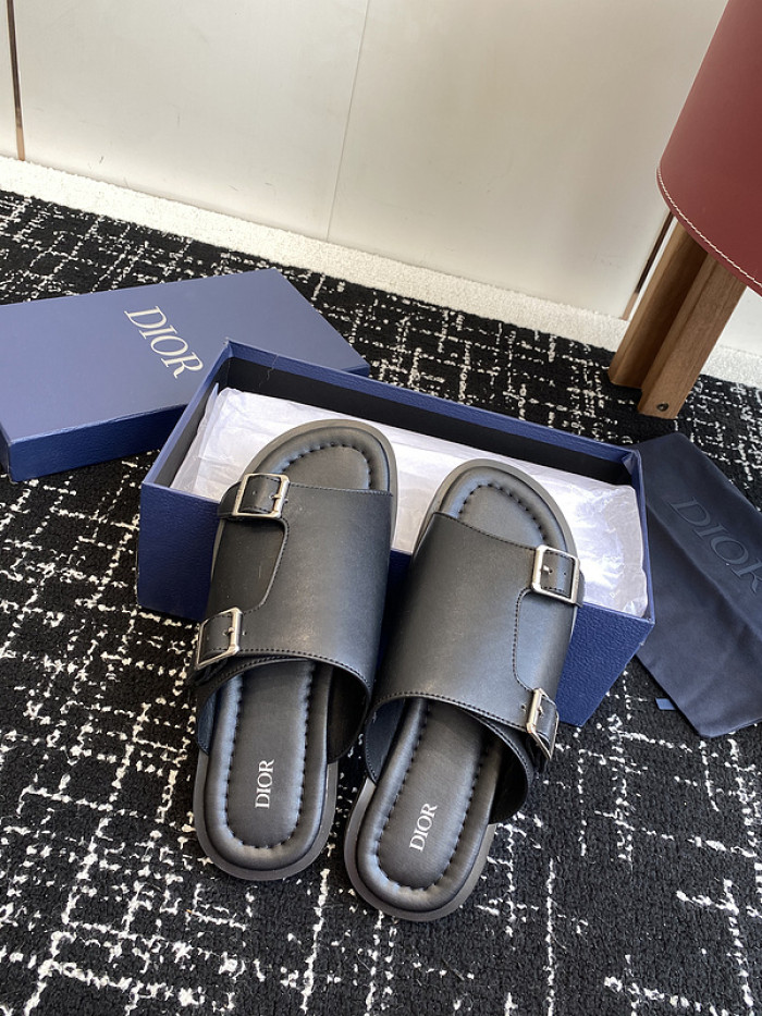 d10r sandal