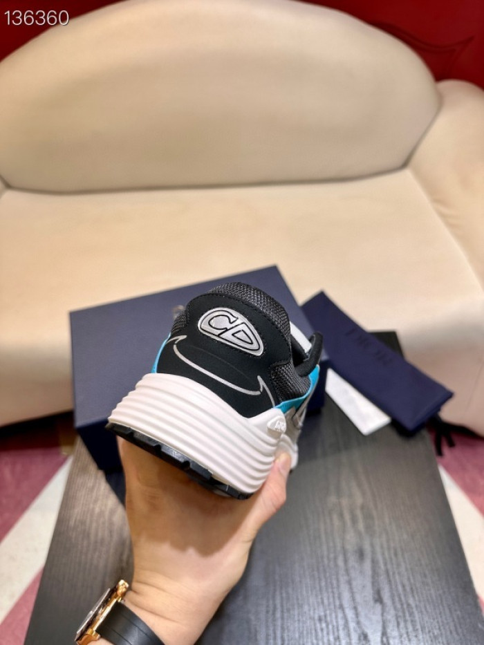 D10R SNEAKER