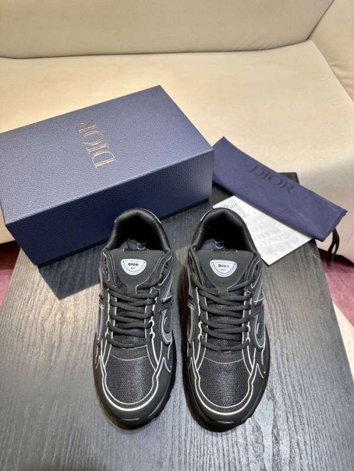 D10R SNEAKER