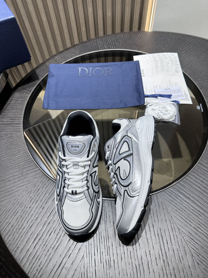 D10R SNEAKER