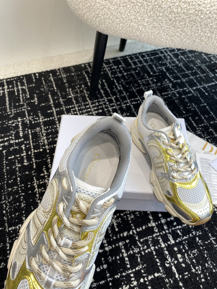 D10R SNEAKER