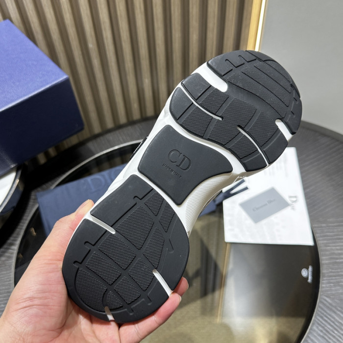 D10R SNEAKER