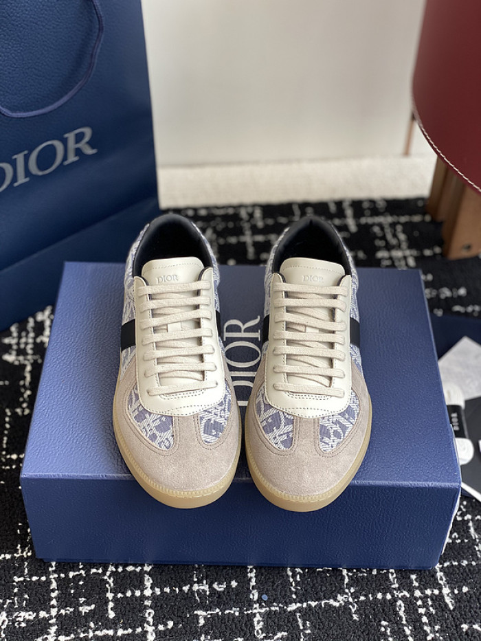 D10R SNEAKER