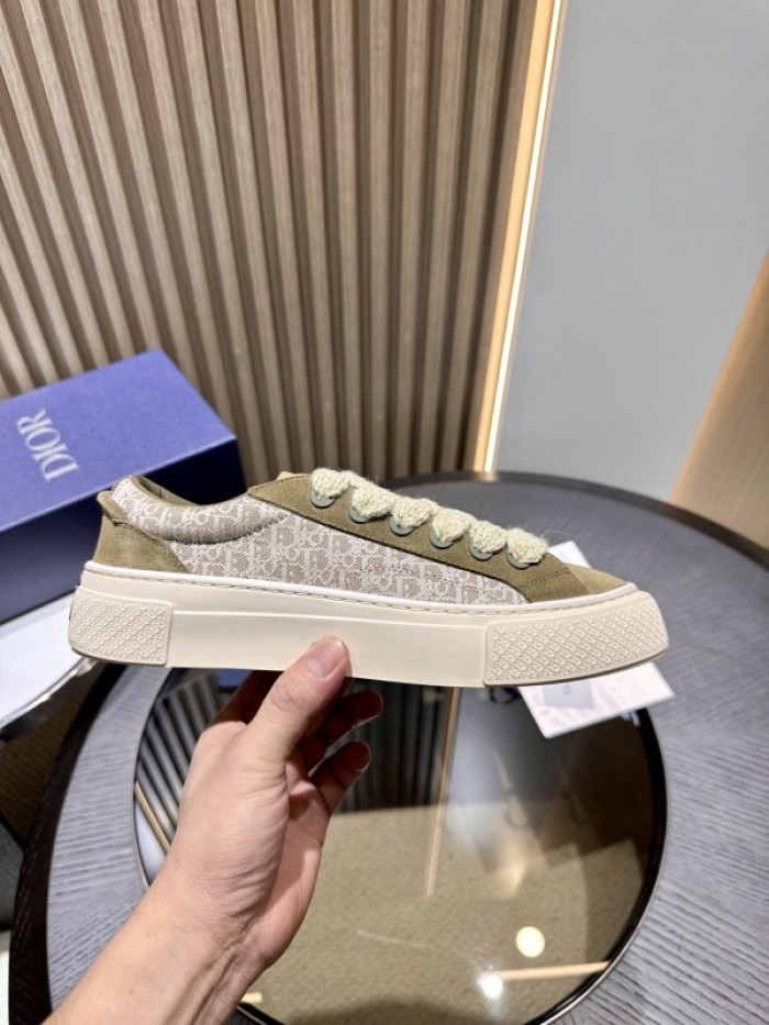 D10R SNEAKER