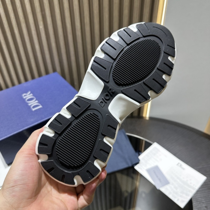 D10R SNEAKER