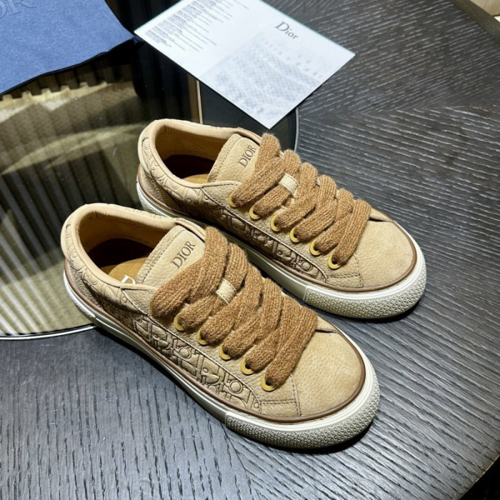 D10R SNEAKER