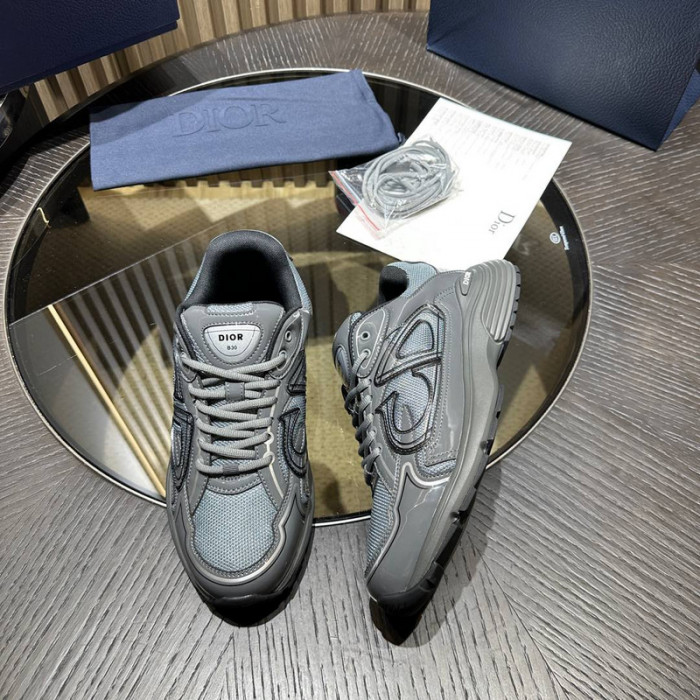 D10R SNEAKER