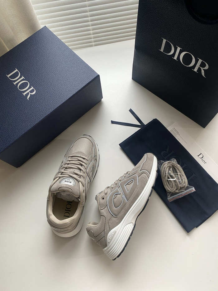 D10R SNEAKER
