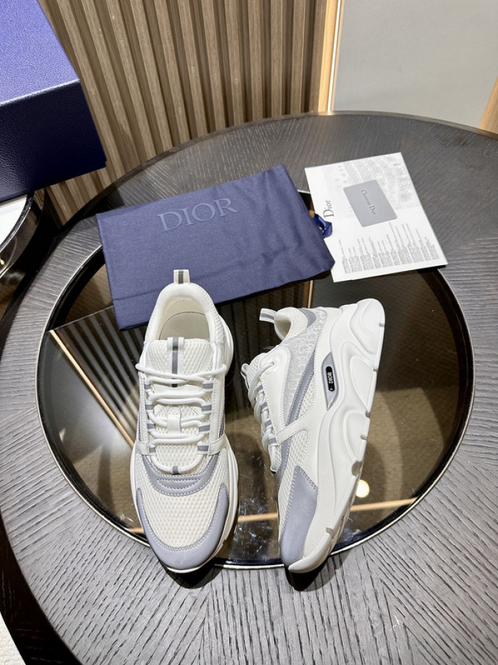 D10R SNEAKER