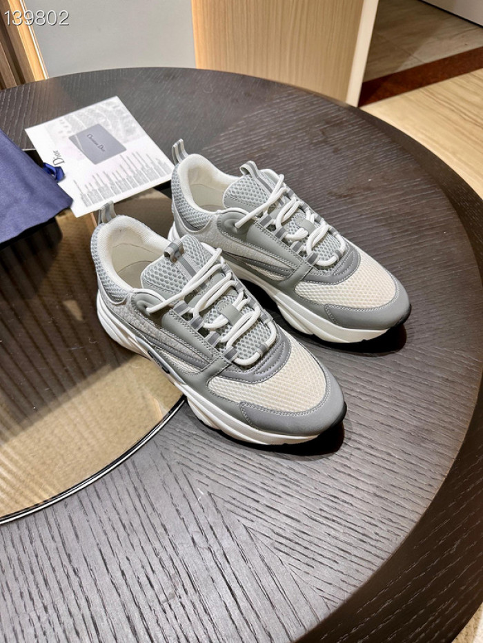 D10R SNEAKER