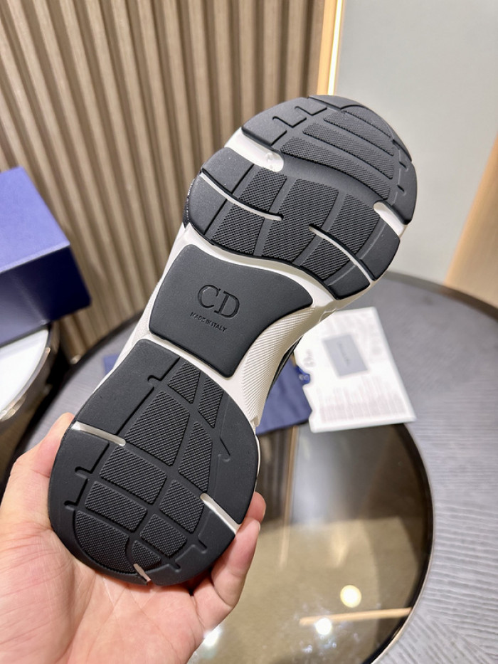 D10R SNEAKER