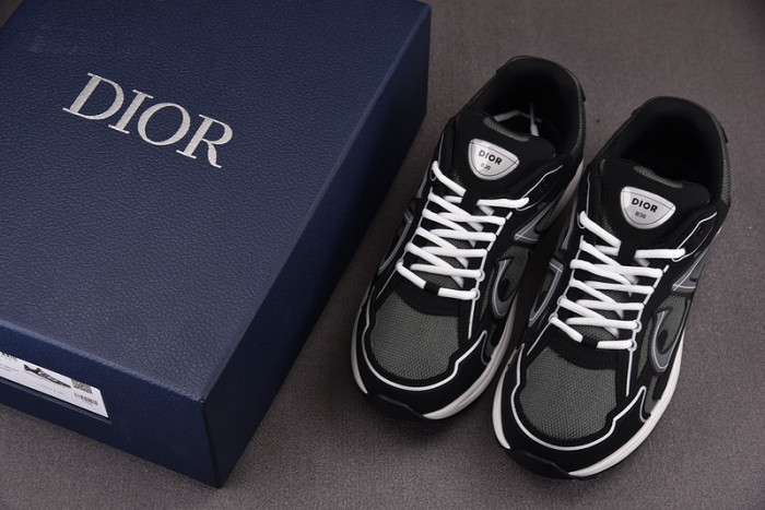 D10R SNEAKER