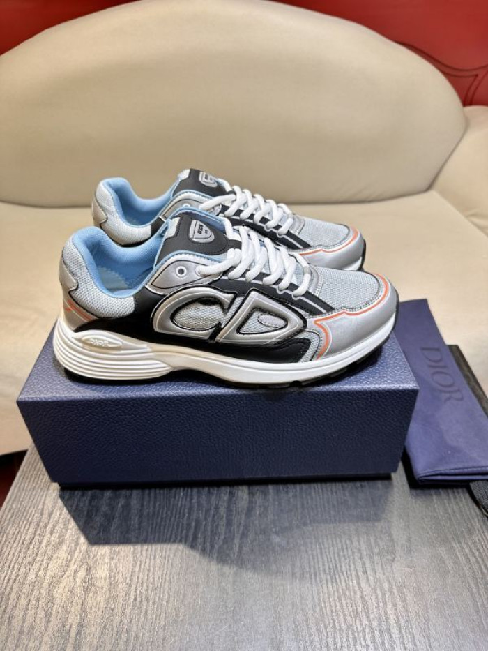 D10R SNEAKER