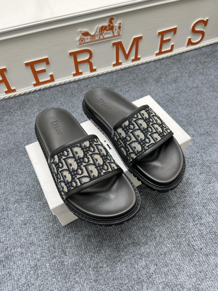 d10r sandal