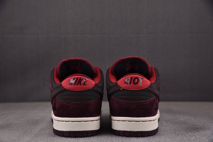 Riot Skateshop x Nike SB Dunk Low FZ1289-200